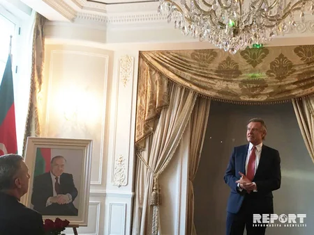 Parisdə ümumilli lider Heydər Əliyevin anadan olmasının 94-cü ildönümü qeyd olunub