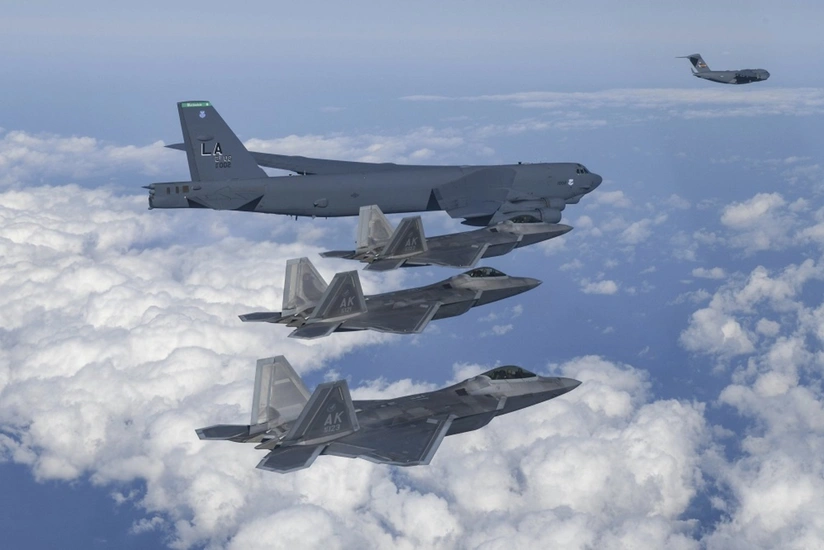 US reportedly preparing to deploy nuclear-capable bombers to Middle East