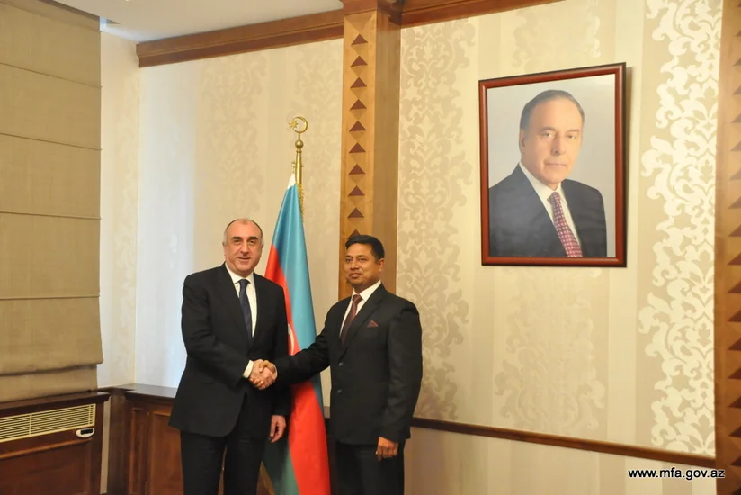 Новый посол Индии представил копии верительных грамот Эльмару Мамедъярову