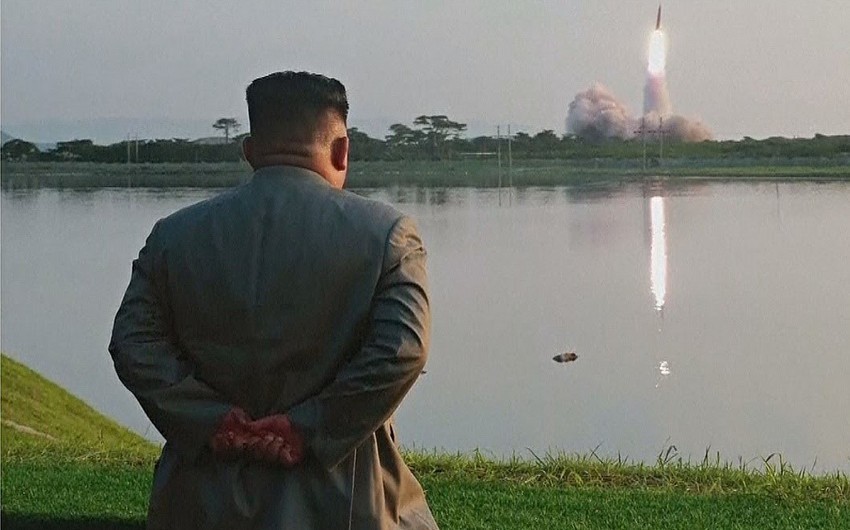 Kim Çen In uzaqmənzilli raketləri sınaqdan keçirib