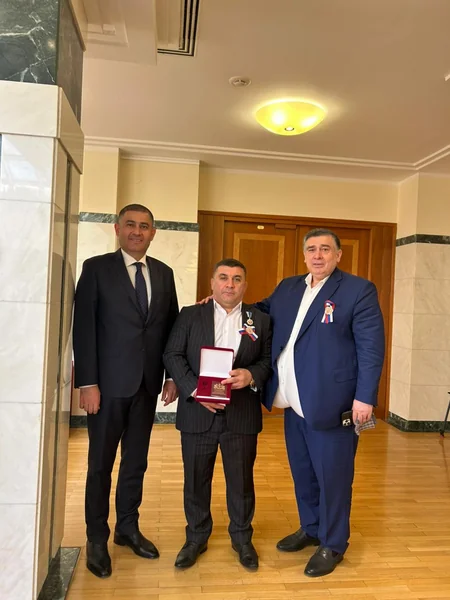Врио губернатора наградил азербайджанского преподавателя за заслуги перед Свердловской областью РФ
