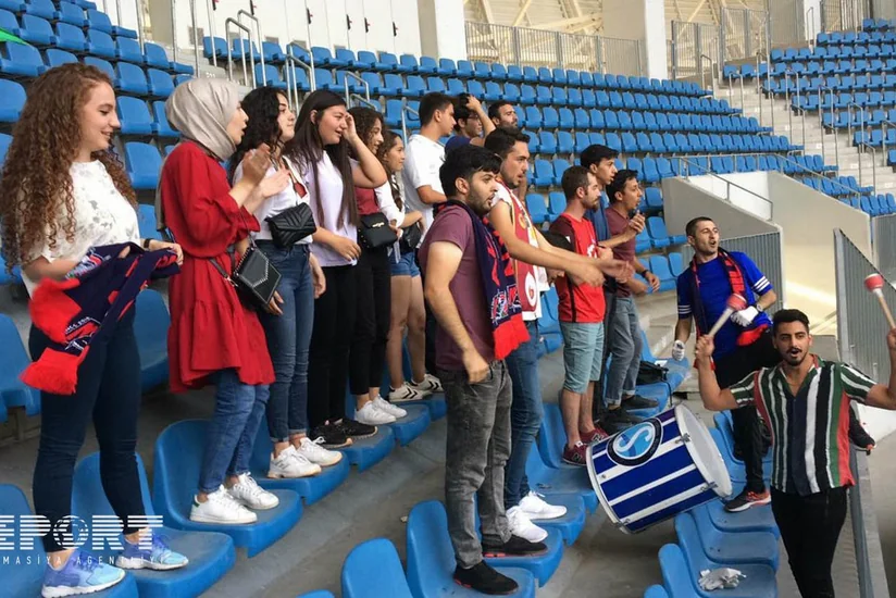 Rumıniyada Universitatya ilə oyunda Səbaili 20-dək azarkeş dəstəkləyir - FOTO