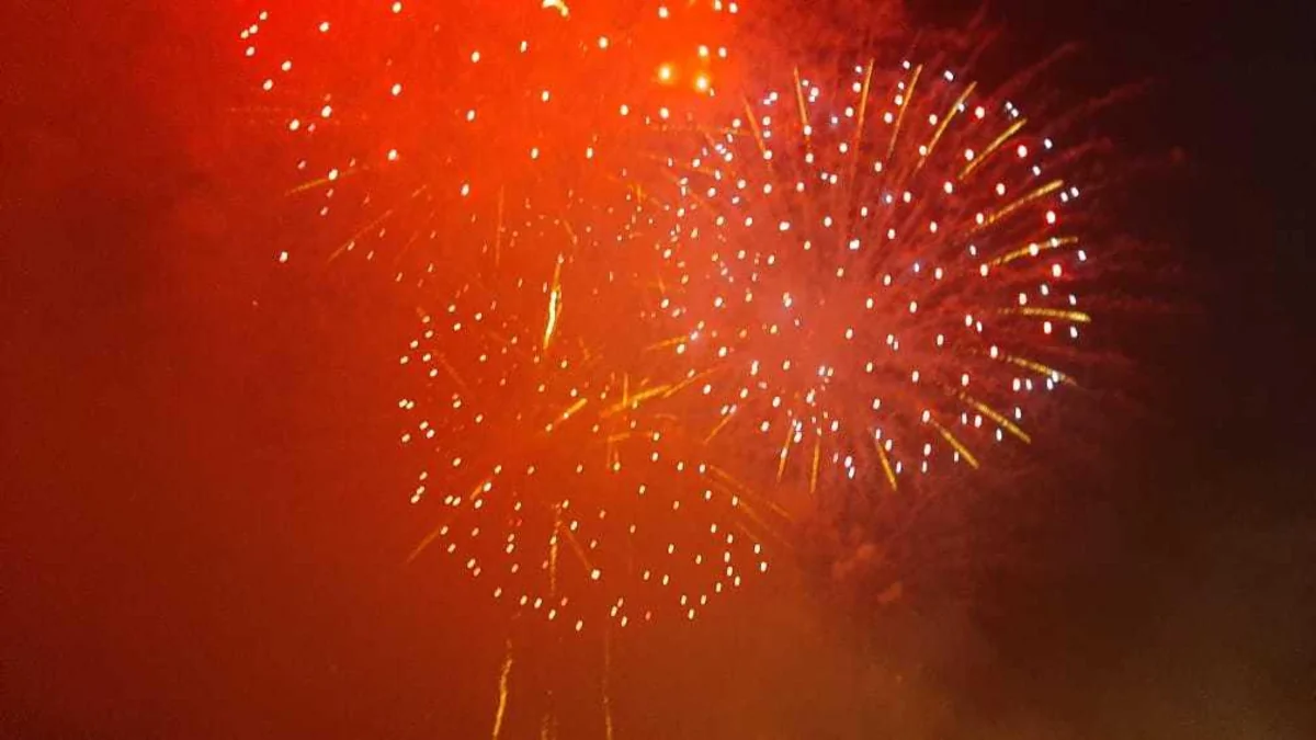 Baku sees in 2022 with dazzling fireworks display