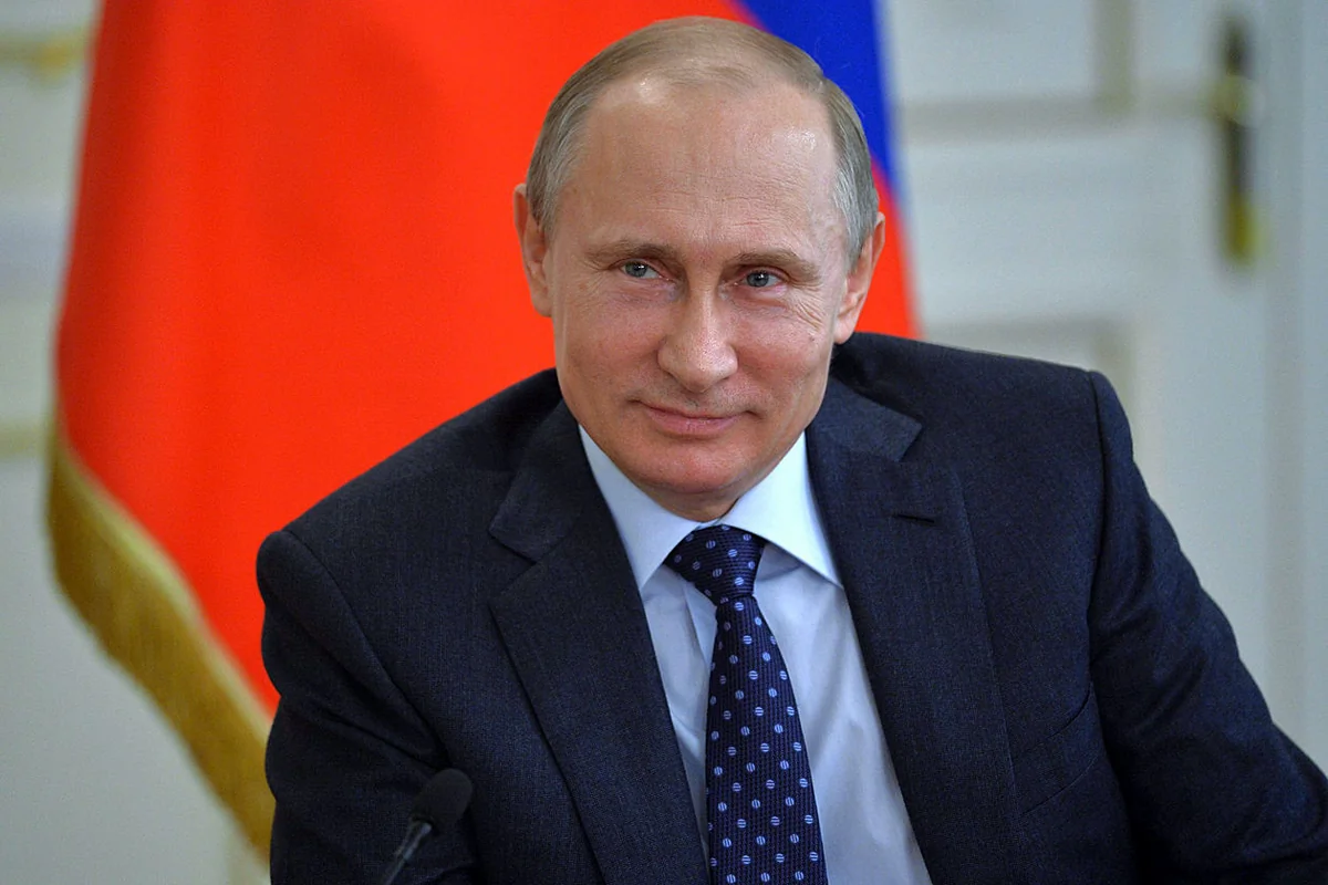 Путин потребовал упростить получение паспортов России гражданами бывшего СССР