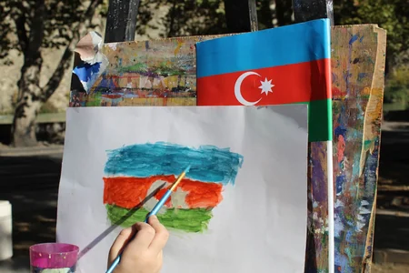 Tbilisidə “Azərbaycan bayrağı” fləşmobu keçirilib