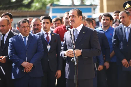 Gəncənin icra başçısı vətəndaşların səyyar qəbulunu keçirib