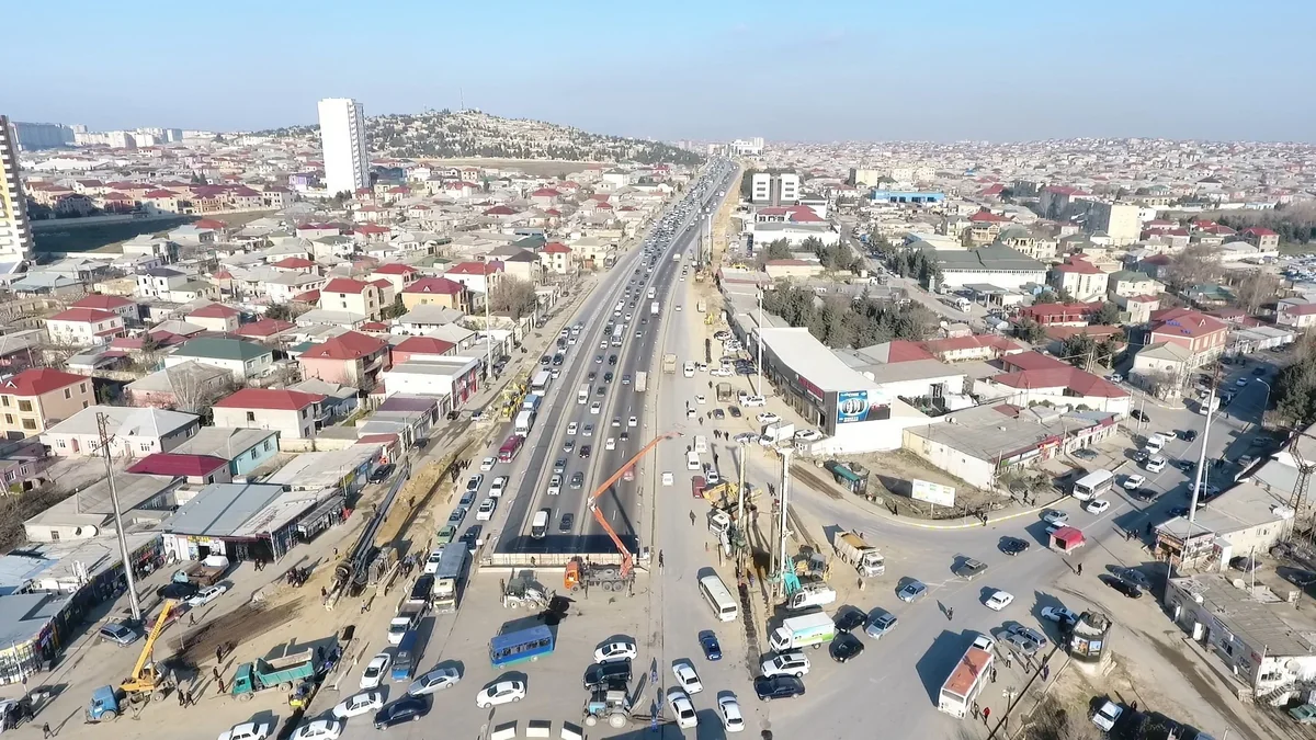 Avtovağzalın qarşısından keçən magistral yol genişləndiriləcək