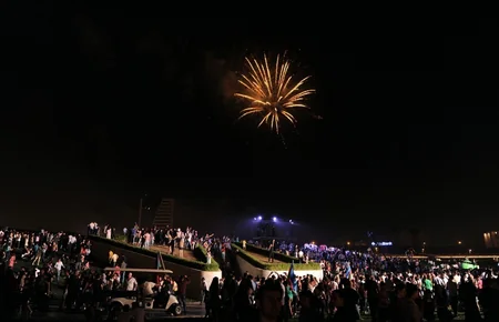 Heydər Əliyev Mərkəzinin parkında Bakının azad edilməsinin 100 illiyi münasibəti ilə konsert olub