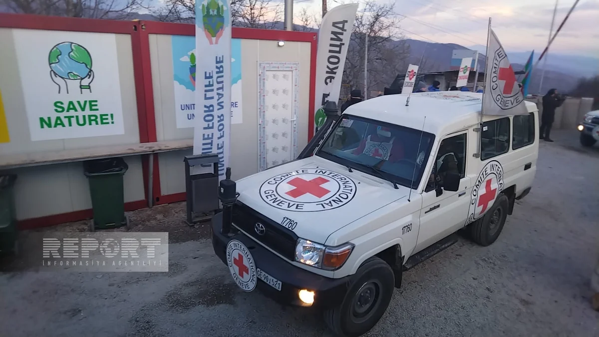 ICRC vehicles pass freely through Khankandi-Lachin road