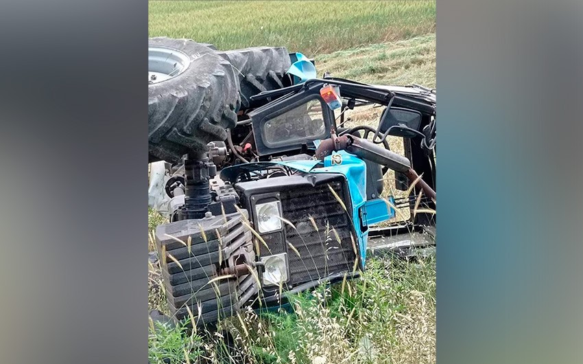Cəlilabadda əkin sahəsində traktor aşıb, xəsarət alan var