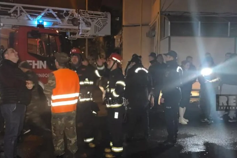 Пожар в Бинагадинском районе Баку охватил 220 кв.м.
