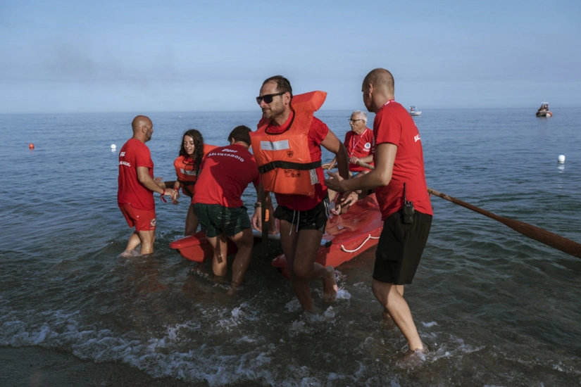 İtaliya sahillərində qayığın batması nəticəsində 26 nəfər ölüb