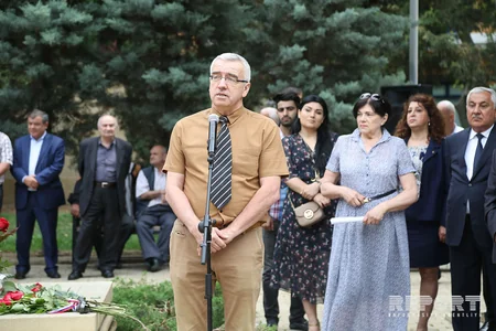 Doroxin: Rus şairi Aleksandr Puşkinin Bakıdakı abidəsi Azərbaycan-Rusiya dostluğunun simvoludur - FOTO