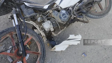 Kürdəmirdə minik avtomobili ilə motosiklet toqquşub, xəsarət alan var