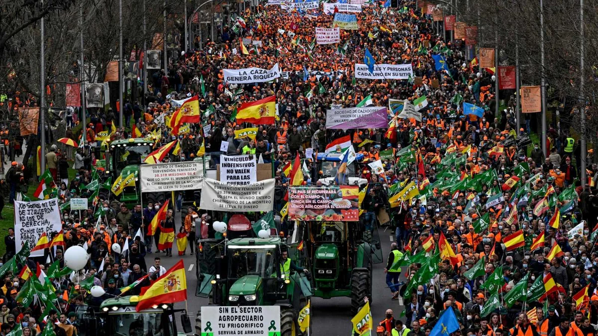 СМИ: В Испании во второй день протестов фермеров задержали 12 человек