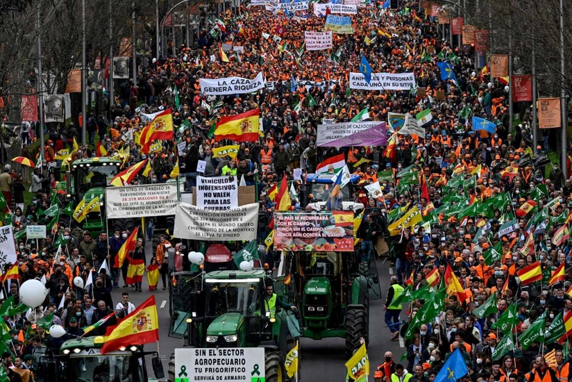 İspaniyada etirazların ikinci günündə fermerlər saxlanılıb