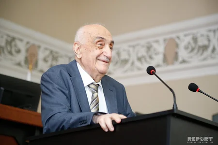 “Nizami Gəncəvi adına Qızıl medal” qaliblərə təqdim olunub