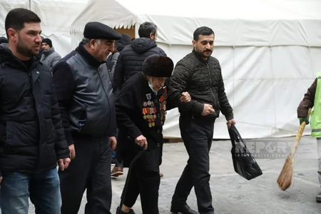 В Баку продолжается траурная церемония по погибшему при теракте в посольстве Азербайджана