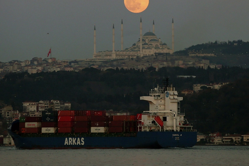 Bosporus temporarily closed to navigation due to heavy fog
