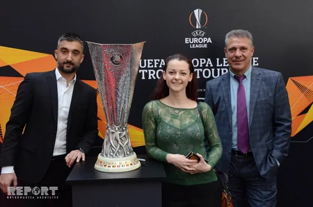 Avropa Liqasının Bakıda keçiriləcək final matçının səfirləri Moskvada azarkeşlərlə görüşüblər - YENİLƏNİB