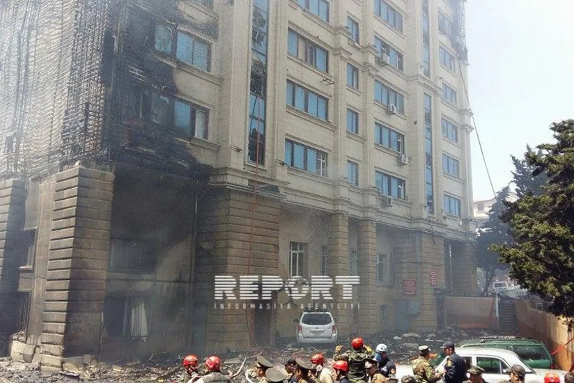 На суде над задержанными по делу о пожаре в Бинагадинском районе возник спор между адвокатами и судьей
