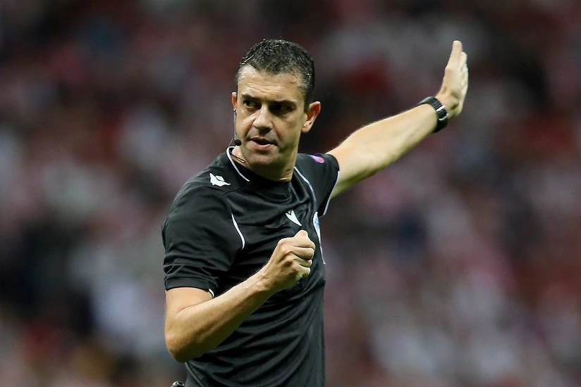 Tanınmış futbol referisi karyerasını başa vurub