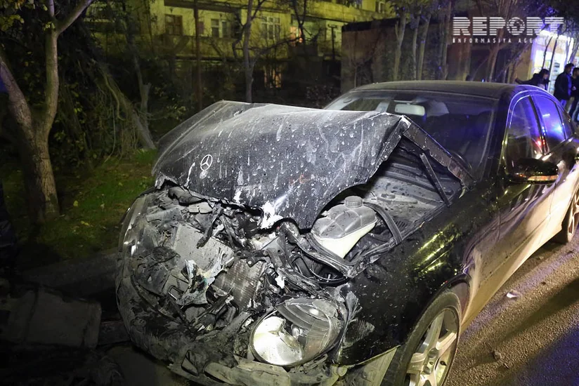В Баку избитый за рулем водитель совершил аварию, есть пострадавшие - ФОТО - ВИДЕО - ОБНОВЛЕНО