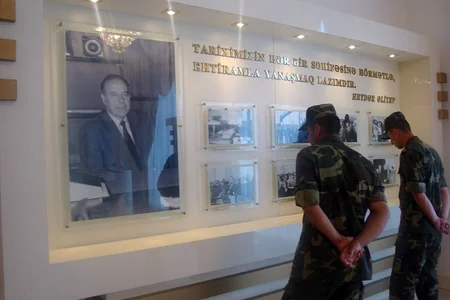 Milli Qurtuluş günü münasibətilə Silahlı Qüvvələrdə tədbirlər keçirilib