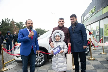 “Azərçay”ın keçirdiyi lotereyanın qaliblərinə avtomobil təqdim olunub