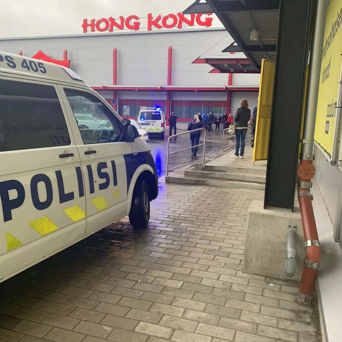 Finlandiyada ticarət mərkəzinə hücum olub, 1 nəfər ölüb, 9 nəfər yaralanıb