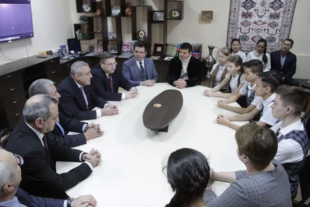 Different nations and local officials commemorate Heydar Aliyev in Astrakhan