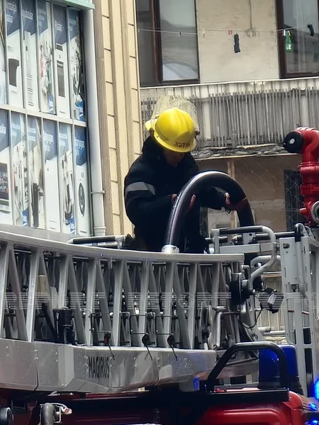 Xətaidə çoxmərtəbəli yaşayış binasında yanğın olub - YENİLƏNİB - VİDEO