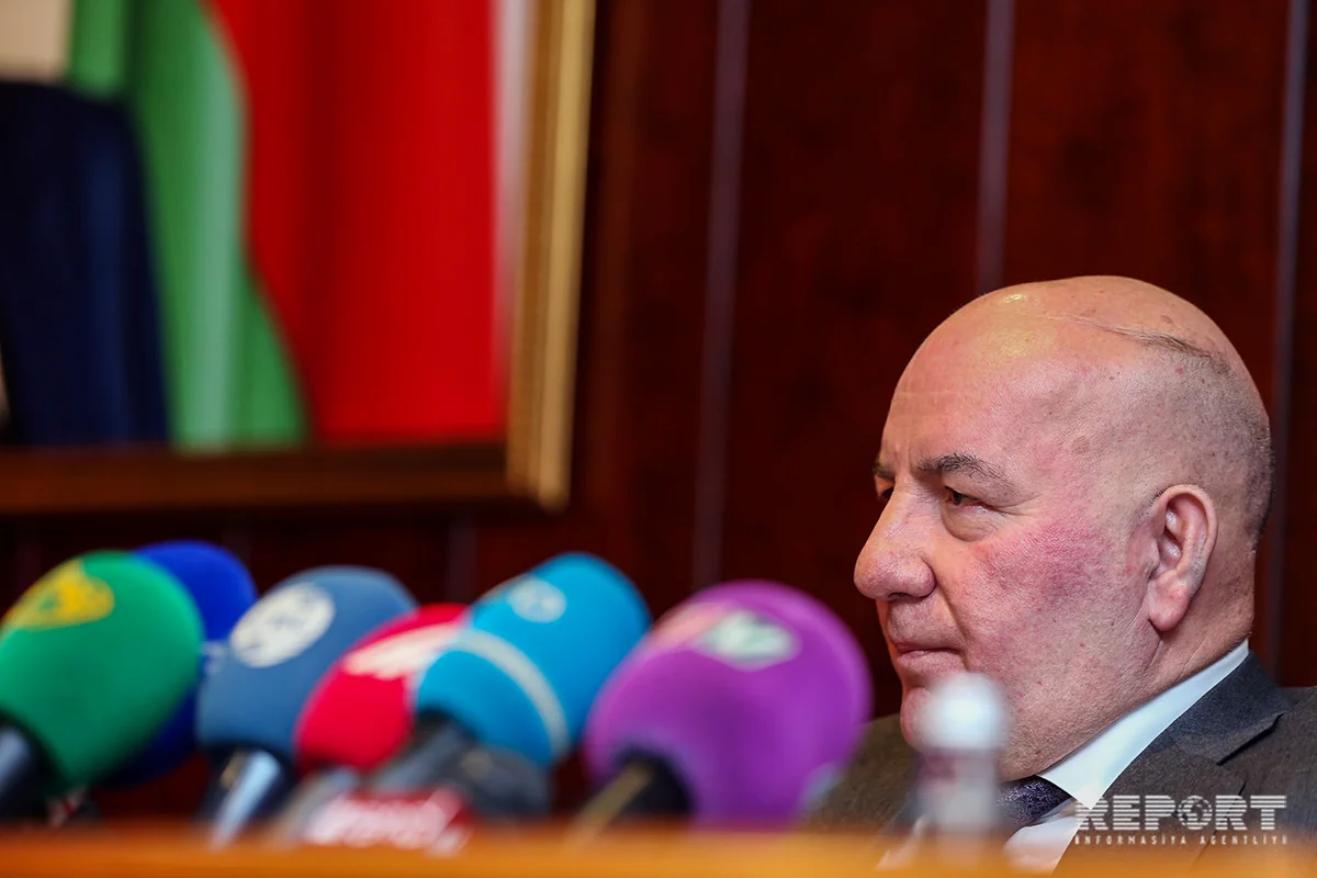 Эльман Рустамов: Мы не хотим резкого падения или подорожания маната