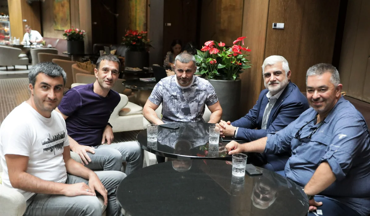 Qarabağın prezidenti Qurban Qurbanov və futbolçularla görüşüb