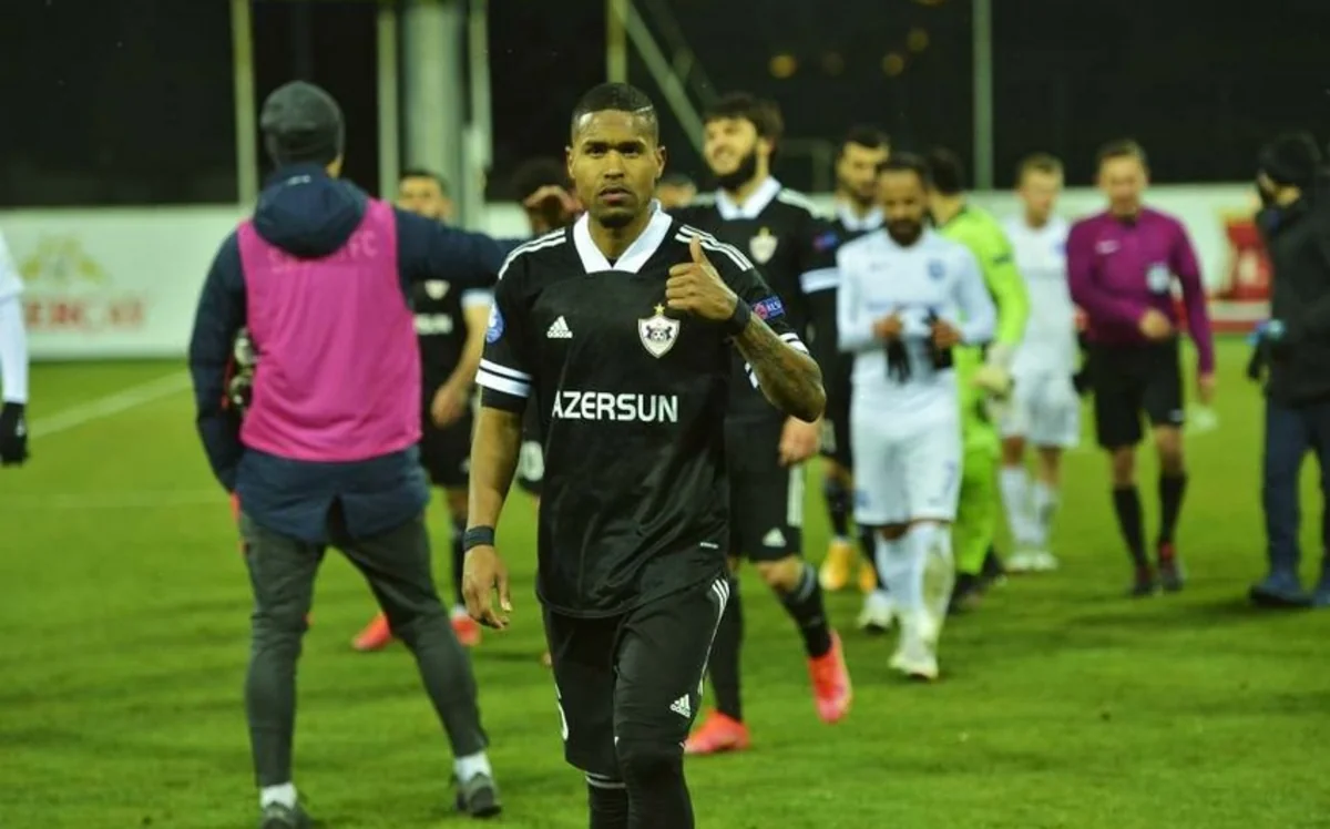 Legiya Qarabağın yarımmüdafiəçisini transfer etmək istəyir