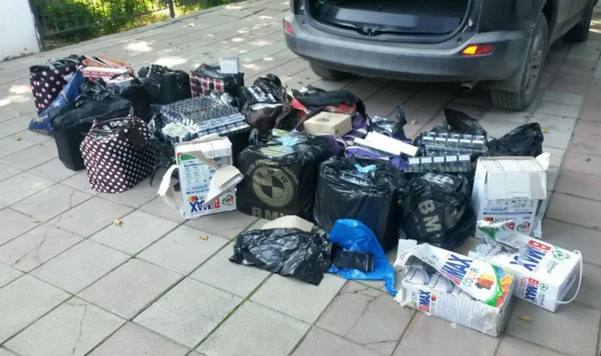 Azərbaycan gömrükçüləri külli miqdarda xarici markalı siqaret müsadirə edib