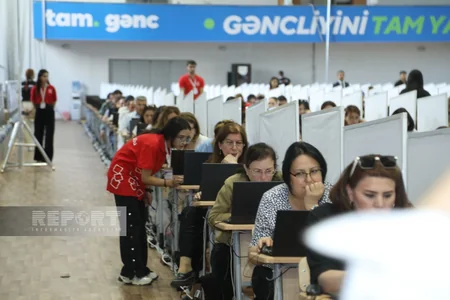 Deputatlar və ictimaiyyət nümayəndələri müəllimlərin sertifikatlaşdırma imtahanını izləyib