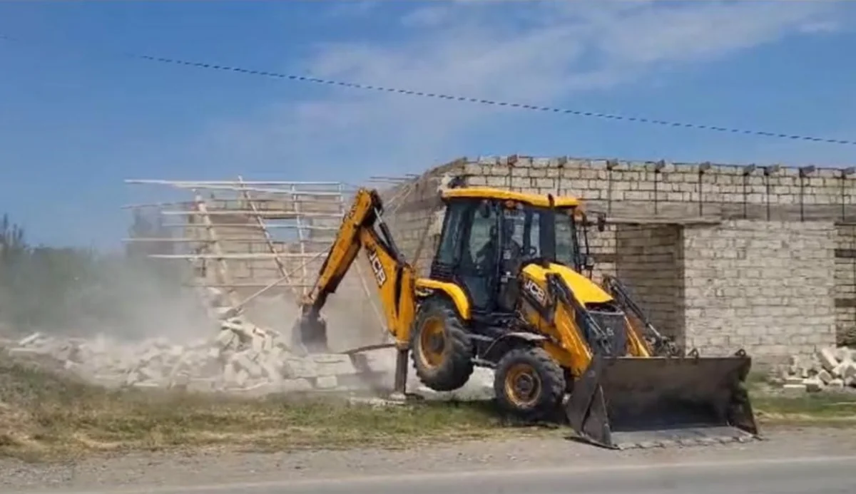 Qubada qanunsuz tikili sökülüb