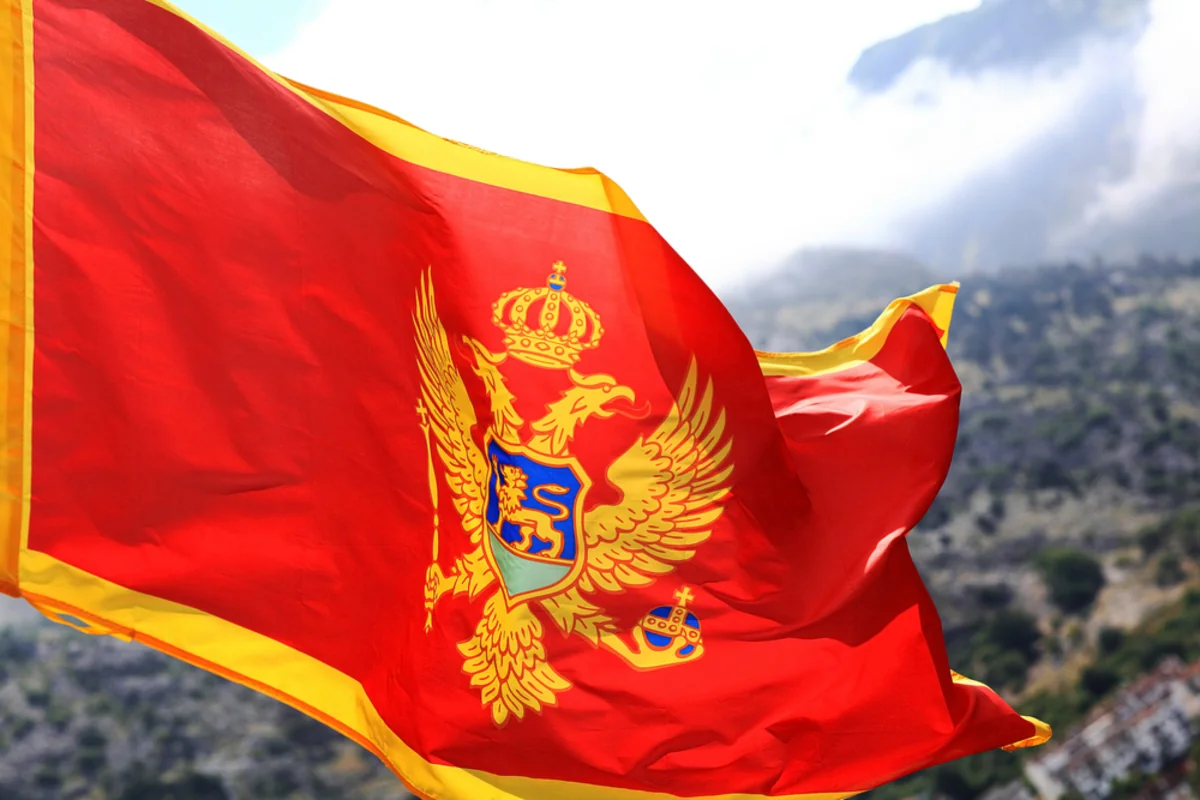 Черногория советует своим гражданам покинуть Украину