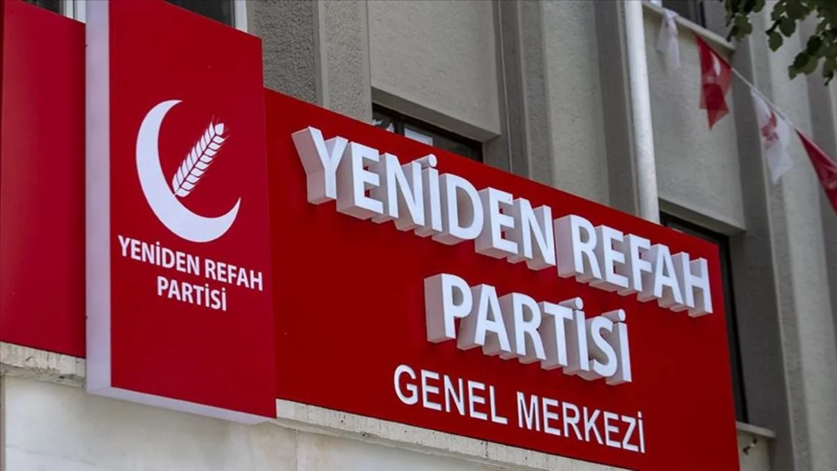 Türkiyədə müxalif partiyada kütləvi istefalar olub