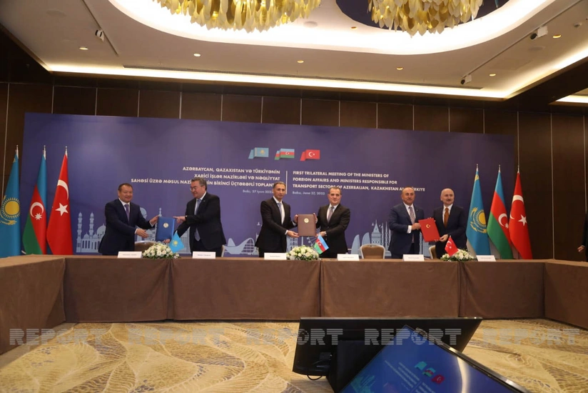 Главами МИД и министрами транспорта трех стран подписана Бакинская декларация