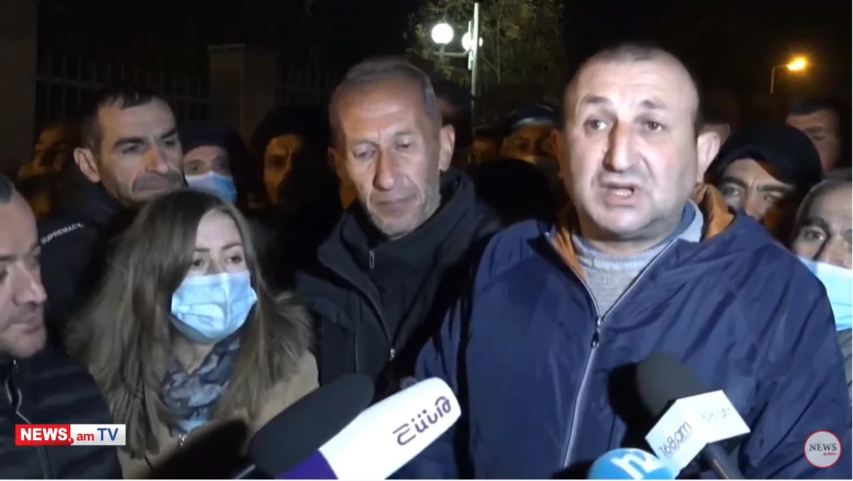 Родные армянских солдат хотят вернуть своих детей из Карабаха