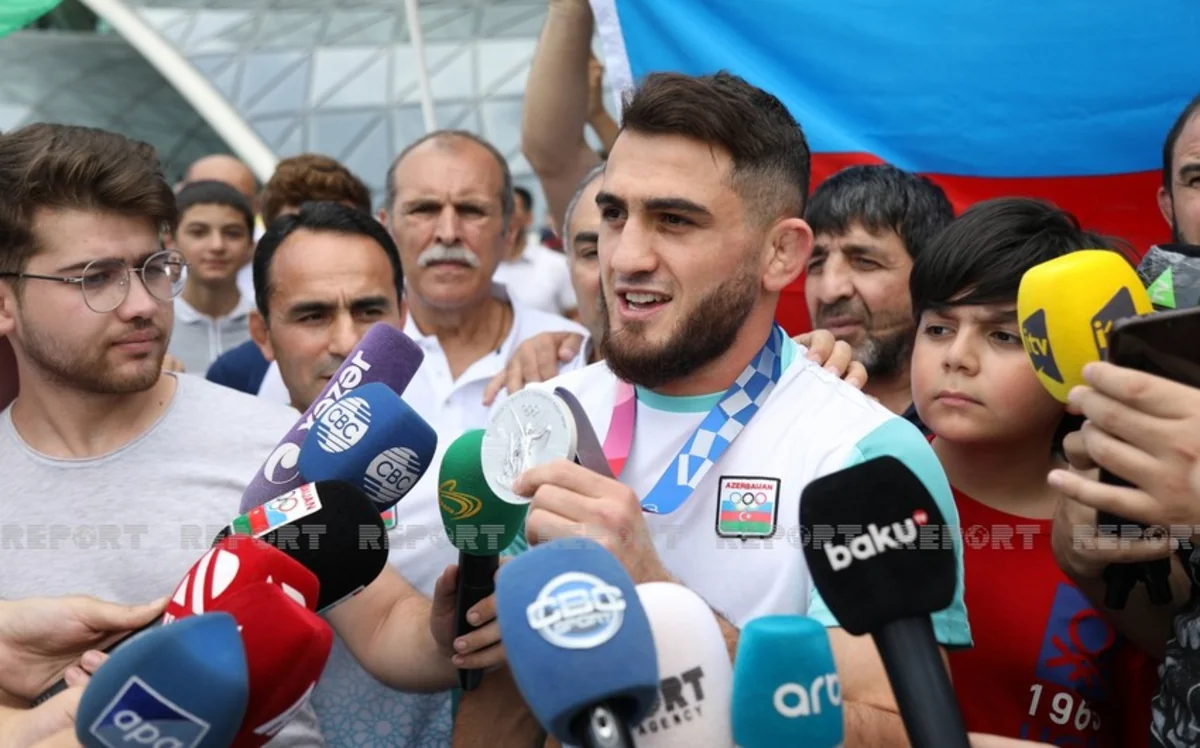 Hacı Əliyev: Ürəyim istəyəndə mahnı oxuyuram