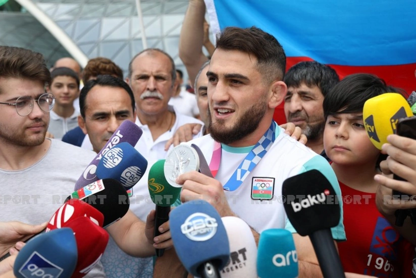 Hacı Əliyev: Ürəyim istəyəndə mahnı oxuyuram
