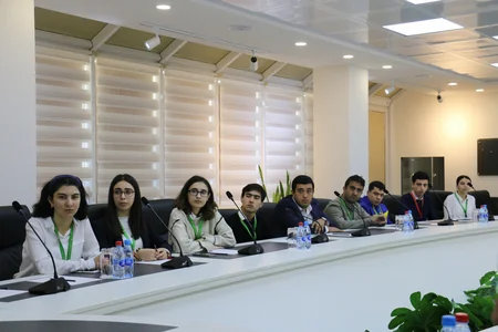 İqtisadi İslahatların Təhlili və Kommunikasiya Mərkəzində təcrübəçilərlə görüş keçirilib