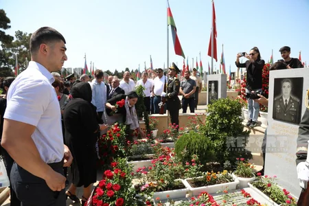 Milli Qəhrəman İlqar Mirzəyevin məzarı ziyarət olunub