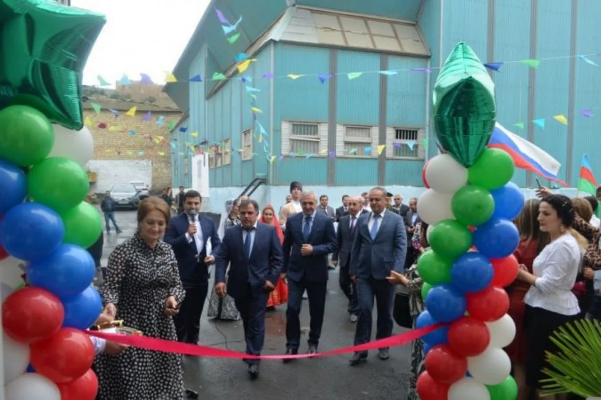 Dərbənddə Heydər Əliyev Fondunun dəstəyi ilə yenidən qurulan məktəbin açılışı olub