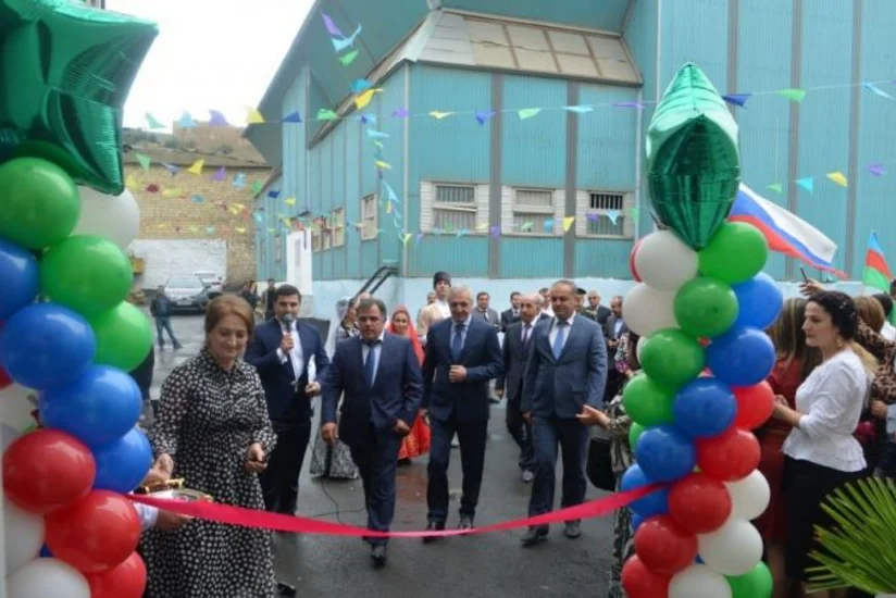 Dərbənddə Heydər Əliyev Fondunun dəstəyi ilə yenidən qurulan məktəbin açılışı olub