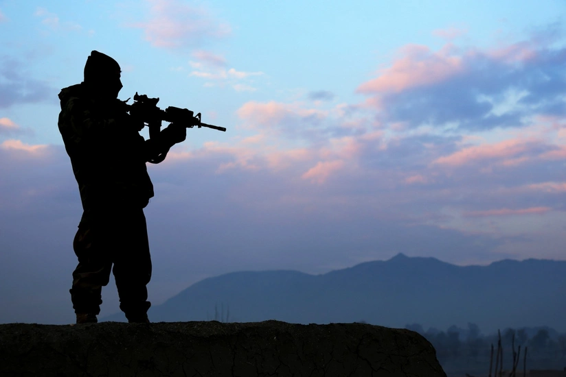 Şahin quşlarını qanunsuz ovlayan əcnəbi saxlanılıb