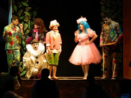 Məktəblilər tətil vaxtı Gənc Tamaşaçılar Teatrında bu tamaşalara baxa bilərlər - SİYAHI